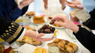 «احذري الإكثار من الحلويات» 5 نصائح لتجنب زيادة الوزن في رمضان