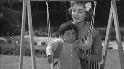 «ست الحبايب في عيد الأم» فنانات برعن في أدوار الأم