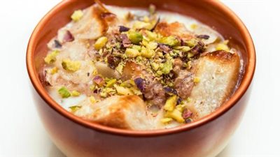 حلويات رمضان 2023| تعرفي على طريقة عمل «أم علي» زي المحلات