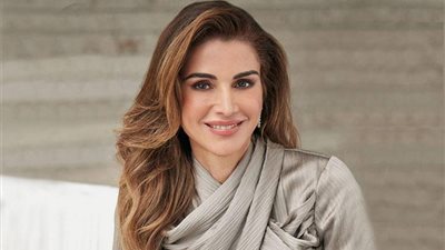 رمضان 2023| استوحي إطلالتك الرمضانية الأنيقة من الملكة رانيا