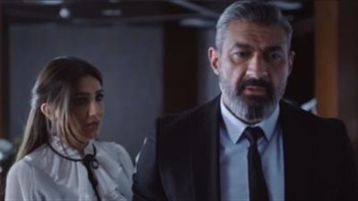 «استخبى ورا الباب» سخرية من ياسر جلال بسبب «علاقة مشروعة»