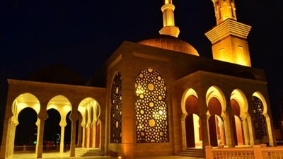 مواقيت الصلاة| موعد أذان  العشاء عاشر أيام رمضان اليوم السبت 1-4-2023