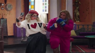 ظهور خاص لآيتن عامر وقصة زواج جوني من «شروق كلنا سوا» 