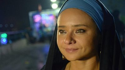 «عملة نادرة»| نيللي كريم تفتح ملف ميراث المرأة في الصعيد وهذا رأي الدين 