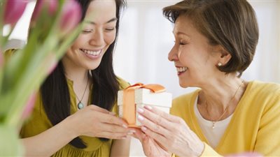 7 طرق فعالة لبناء علاقة مترابطة مع حماتك