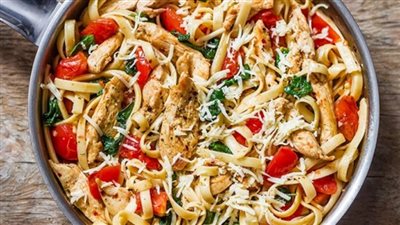 سفرة رمضان 2023| طريقة عمل فتة المكرونة «كازاباستا» (فيديوجراف)