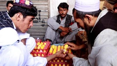 رمضان 2023| حرب البيض المسلوق قبل السحور عادة باكستانية