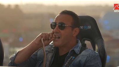 أحمد السقا يقضم رأس ثعبان في «رامز نيفر إند»  