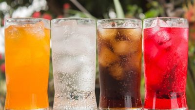 مشروبات خطيرة تضر بصحتك في رمضان.. تجنبها 