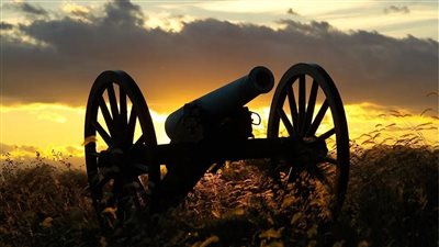 فقه المرأة في رمضان| حكم الأكل والشرب بعد إطلاق مدفع الإمساك