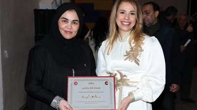 الفنانة التشكيلية سناء هيشري تبدع في كتاب عربي فريد يضاف للمكتبة العربية ﻿