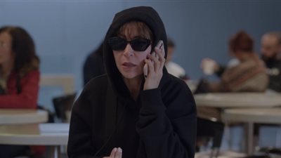 «تغيير جو» الحلقة 11| منة شلبي تتنكر للوصول إلى سارق حقيبتها