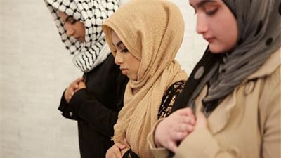 قبل آخر ليلة وترية من رمضان| حكم صلاة التراويح في المنزل؟ «الإفتاء» تحسم الخلاف