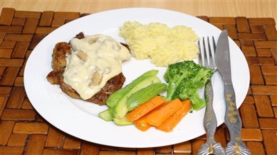 على سفرة رمضان 2023| طريقة عمل الستيك المشوي مع خضار السوتيه