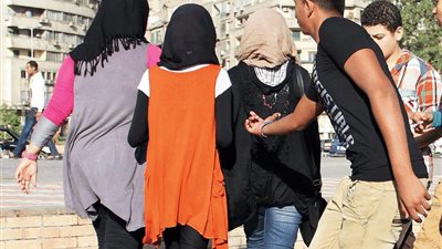 «الحبس والغرامة»| تحذير شديد من عقوبة التحرش خلال أيام العيد