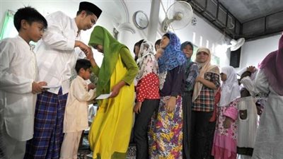 «ليباران وموديك وتاكبيران» أبرز عادات عيد الفطر في إندونيسيا