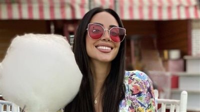 بفستان وردي قصير| «بسنت شوقي » تشعل السوشيال ميديا بإطلالة جذابة