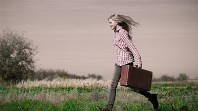 «مش هتجوز غيره» فتاة تترك منزلها من أجل حبيبها