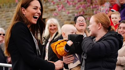 في واقعة مثيرة| «طفل يبلغ عامًا واحدًا» يسطو على حقيبة الأميرة كيت ميدلتون 