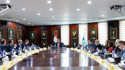 شريف فاروق يرأس الاجتماع الأول لمجلس إدارة هيئة البريد بتشكيله الجديد