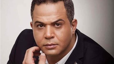 كتوم ويؤمن بالمخطط الإلهي| تحليل شخصية مصطفى درويش وسر عدم زواجه 