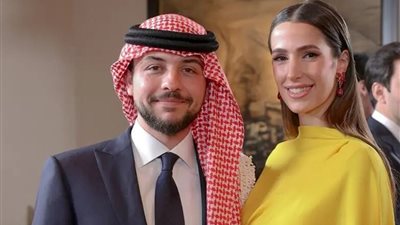 «الموضوع بسيط»| ولي العهد الأردني يكشف قصة تعرفه على خطيبته رجوة (فيديو)