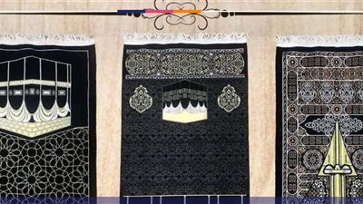 هل تقبل الصلاة على سجادة حرير؟ الإمام الطيب يجيب