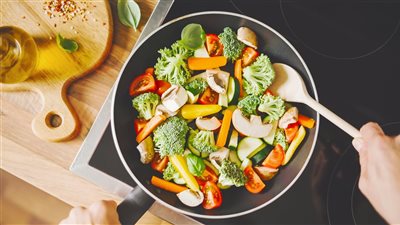 «لو بتشتغلي» 8 نصائح لإعداد الطعام في أسرع وقت