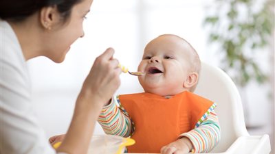 كيفية تحفيز الشهية عند الأطفال| طبيب يقدم 8 نصائح للأمهات الجدد 