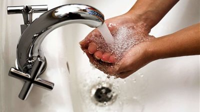 تفسير حلم الوضوء في الحمام وعلاقته بالتخلص من الحسد