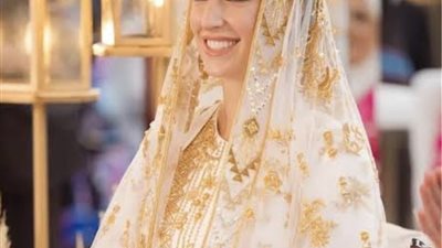 مصممة أزياء سعودية :فستان رجوة آل سيف يجسد الحب بينها وبين الأمير الحسين بن عبد الله(صور)