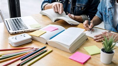 5 خطوات تساعدك في إجراء مراجعة نهائية سريعة وشاملة في امتحانات الجامعة  