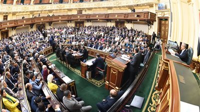 ادفع 100 جنيه للخروج من مصر «تفاصيل القانون الجديد لتنمية الموارد المالية»