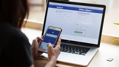 التحديث الجديد للفيسبوك يثير ضجة بسبب طلبات «الصداقة التلقائية»