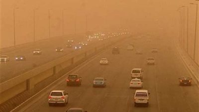 الأرصاد تكشف سبب العاصفة الترابية والموجة الحارة وموعد انتهاءها