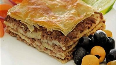 طريقة عمل صينية الرقاق الطري باللحمة بسهولة