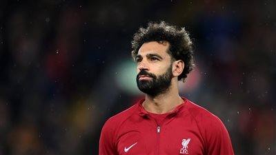 محمد صلاح برفقة شقيقته على شواطئ الغردقة «وهكذا علقت»
