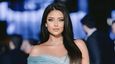 رضوى الشربيني بإطلالة ساحرة.. ومتابعيها: آيشورايا راي مصر