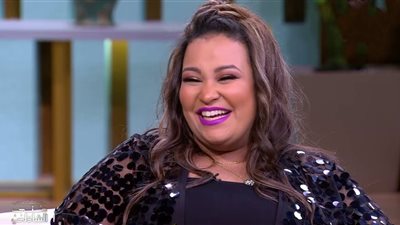 ويزو تخطف الأنظار في أحدث ظهور والجمهور يتغزل بها