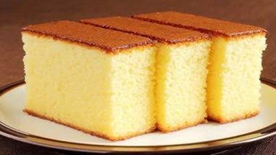 طريقة عمل الكيكة الإسفنجية بمكونات بسيطة