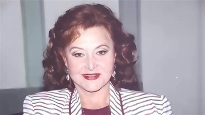 رد غريب ومفاجئ من ليلى طاهر بعد شائعة وفاتها (فيديو)