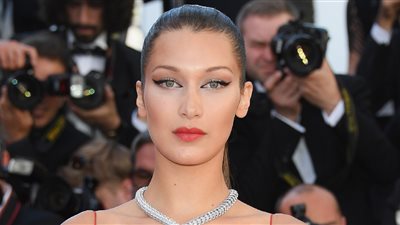 هل تعيش بيلا حديد قصة حب جديدة مع شخص عربي؟