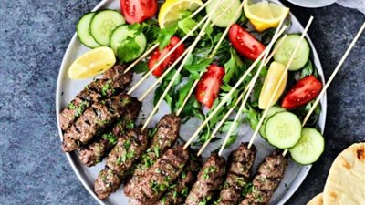 طريقة عمل الكفتة المشوية بخطوات سهلة «غدوة الجمعة»