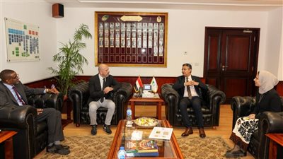 رئيس البريد المصري يستقبل نائب المدير العام لاتحاد البريد العالمي