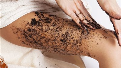 مقشر طبيعي للتخلص من جلد الوزة بـ 4 مكونات من المنزل 