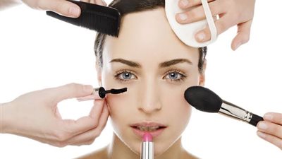 7 خطوات لمكياج ناعم وجذاب يخفي العيوب