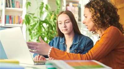 5 مواقع لإنشاء سيرة ذاتية احترافية باستخدام الذكاء الاصطناعي