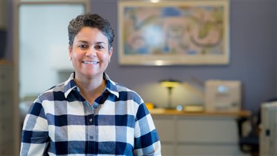 كوثر حفيظي أول عربية تشغل هذا المنصب بوزارة الطاقة الأمريكية