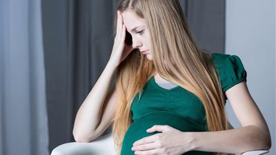 اكتئاب الحمل يؤثر على صحية الأم والجنين ويسبب 3 مضاعفات خطيرة