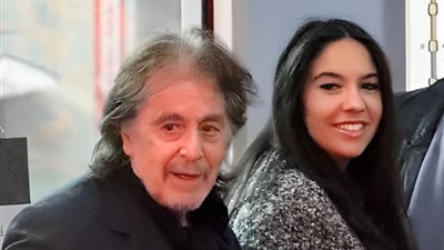 عشاء رومانسي يجمع آل باتشيو بنور الفلاح بعد ولادة طفلهما (صور)